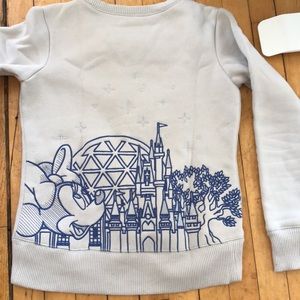 DISNEY PARKS SWEATSHIRT SIZE XS